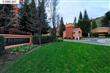 320  Caldecott Ln 