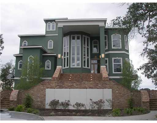 707 Rue Rivage - Photo 1