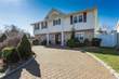 39 Lakeview Dr, Putnam Valley, NY 10579